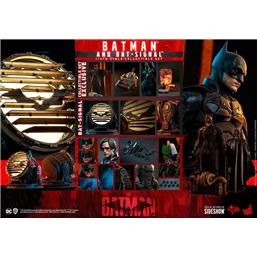BatmanBatman with Bat-Signal Movie Masterpiece Action Figure 1/6 31 cm