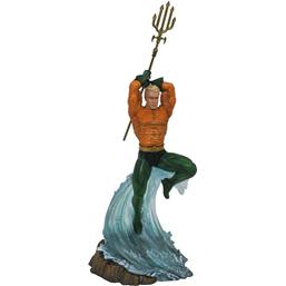DC Gallery PVC Statue Aquaman 30 cm