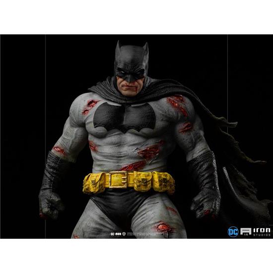 Batman: The Dark Knight Returns Diorama 1/6 Batman 38 cm