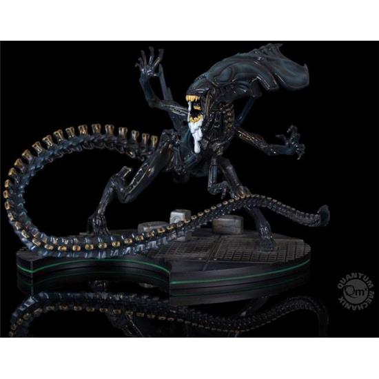 Alien: Alien Queen Q-Fig Max Elite Figure 18 cm