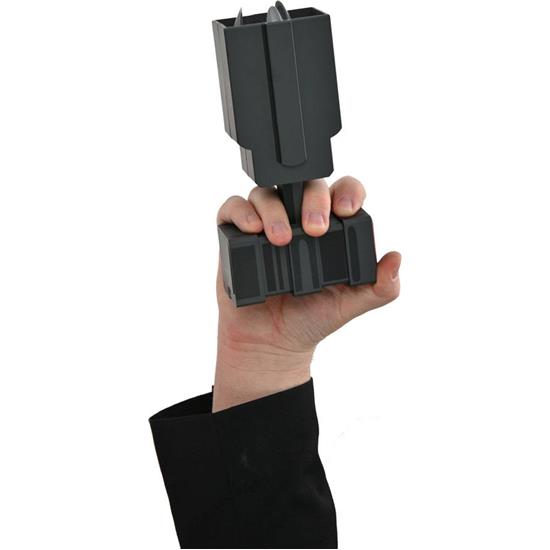 Batman: Grapnel Launcher Prop Replica 1/1 18 cm