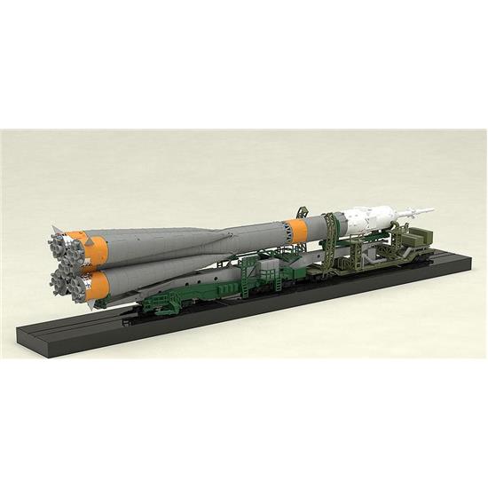Diverse: Soyuz Rocket & Transport Train Plastic Model Kit 1/150 32 cm