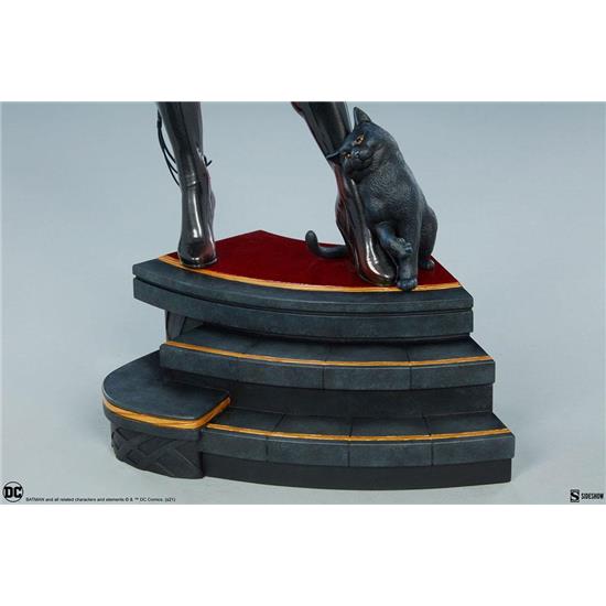 Batman: Catwoman Premium Format Figure 53 cm