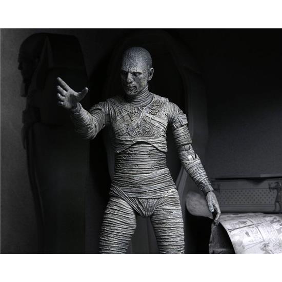 Universal Monsters: The Mummy (Black & White)  Ultimate Action Figure 18 cm