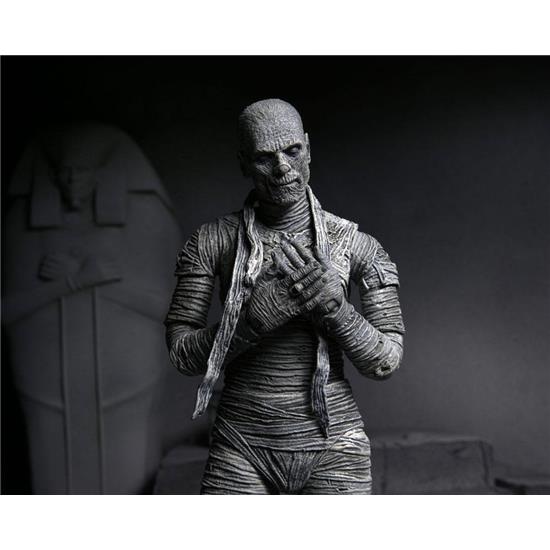 Universal Monsters: The Mummy (Black & White)  Ultimate Action Figure 18 cm
