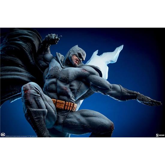 Batman: Batman (Cover of The Dark Knight Returns) Premium Format Statue 80 cm