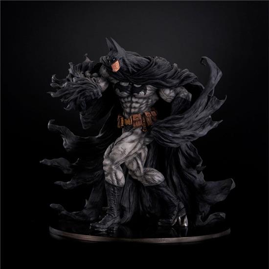 Batman: Batman Hard Black Ver. Soft Vinyl Statue 35 cm