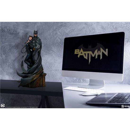 DC Comics: Batman & Catwoman Diorama 51 cm