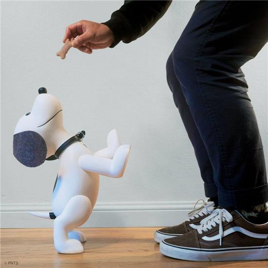 Radiserne: Snoopy (Newsprint Grayscale) Supersize Action Figure 30 cm