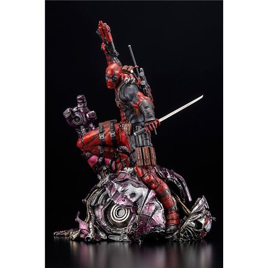 Deadpool: Deadpool Marvel Fine Art Signature Series Statue 1/6 36 cm
