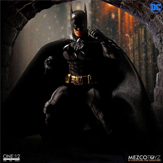 Batman: Batman Sovereign Knight Action Figur One:12 15 cm