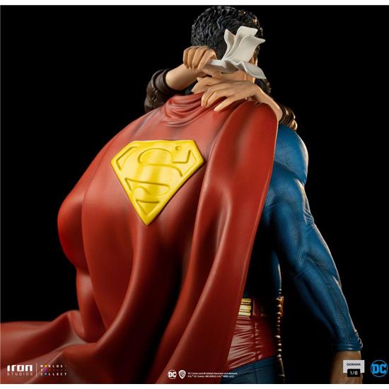 Superman: Superman & Lois Diorama 1/6 57 cm