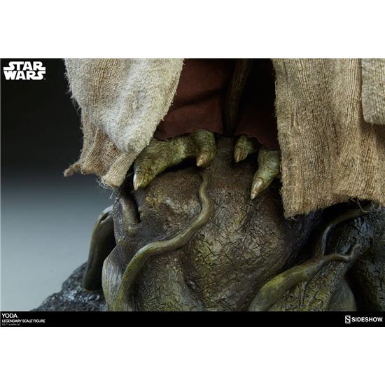 Star Wars: Star Wars Legendary Scale Statue 1/2 Yoda 46 cm