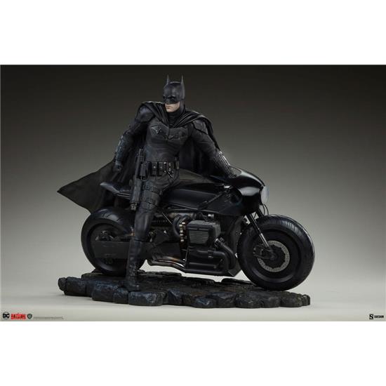 Batman: The Batman Premium Format Statue 48 cm