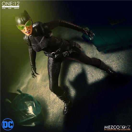 DC Comics: DC Comics Action Figure 1/12 Catwoman 15 cm