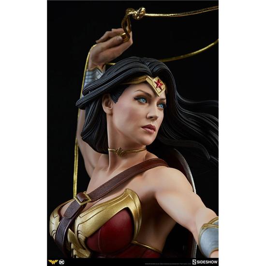 DC Comics: DC Comics Premium Format Figure Wonder Woman 56 cm