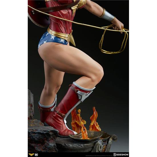 DC Comics: DC Comics Premium Format Figure Wonder Woman 56 cm
