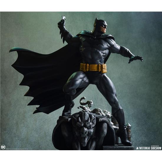 Batman: Batman (Black and Gray Edition) DC Comics Maquette 1/6 50 cm