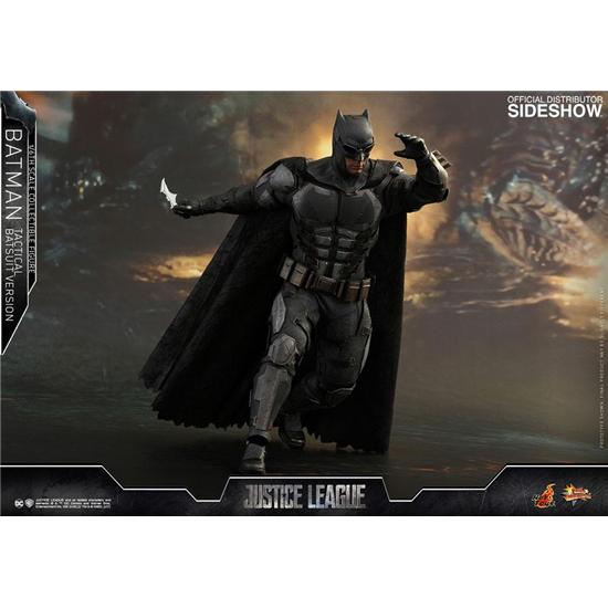 Batman: Justice League Movie Masterpiece Action Figure 1/6 Batman Tactical Batsuit Version 33 cm