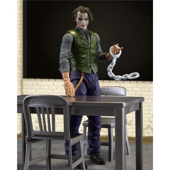 Batman: The Joker (Jail Cell Variant) (The Dark Knight) (Gold Label) DC Multiverse Action Figure 18 cm