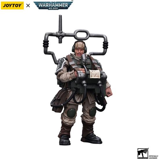 Warhammer: Astra Militarum Cadian Command Squad Veteran with Master Vox Action Figure 1/18 12 cm