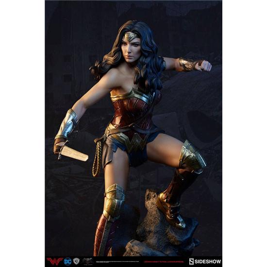 Batman v Superman: Batman v Superman Dawn of Justice Premium Format Figure Wonder Woman 50 cm