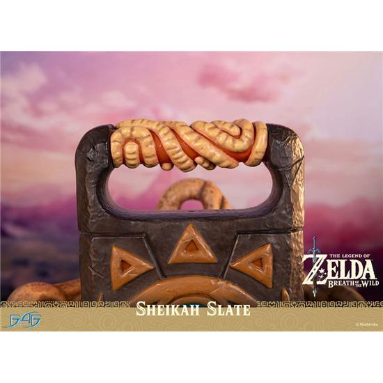 Zelda: Sheikah Slate Life Size Statue 1/1 24 cm