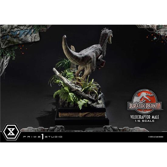 Jurassic Park & World: Velociraptor Male Bonus Version Legacy Museum Collection Statue 1/6 40 cm