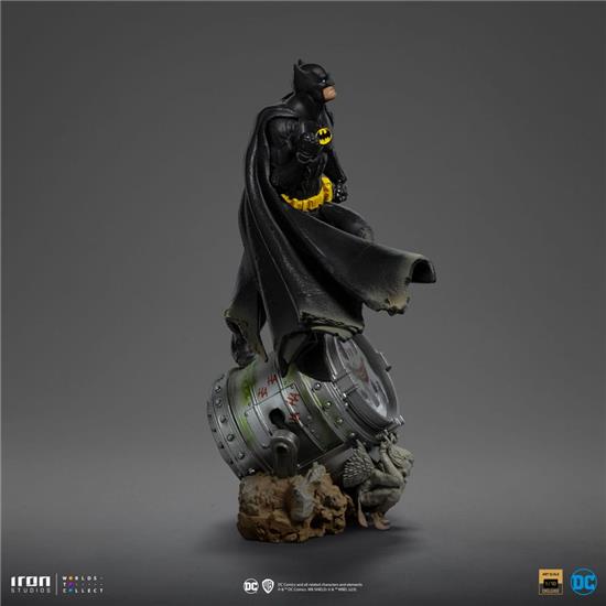 Batman: Batman Deluxe (Black Version Exclusive) BDS Art Scale Statue 1/10 30 cm