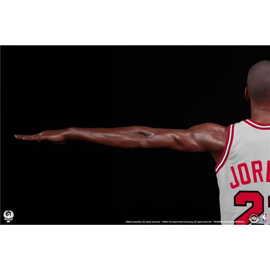 NBA: Michael Jordan Wings NBA Legends Life-Size Buste 81 cm