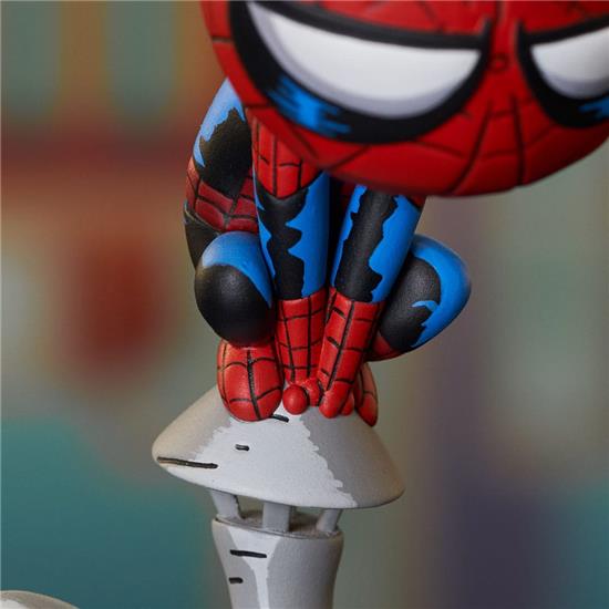 Marvel: Spider-Man on Chimney Marvel Animated Statue 15 cm