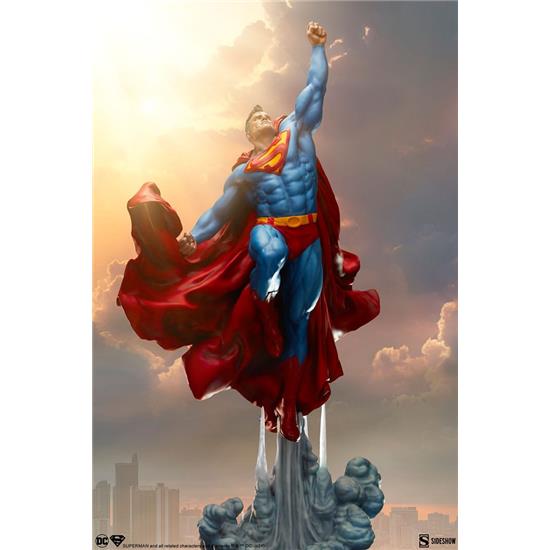 Superman: Superman DC Comics Premium Format Statue 84 cm