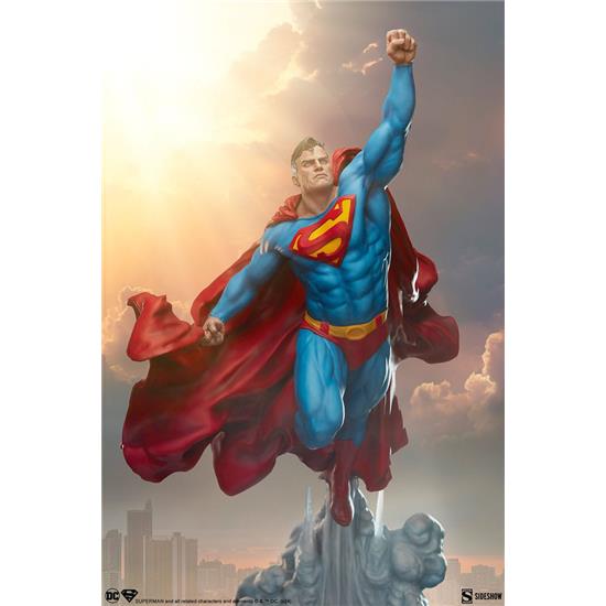 Superman: Superman DC Comics Premium Format Statue 84 cm