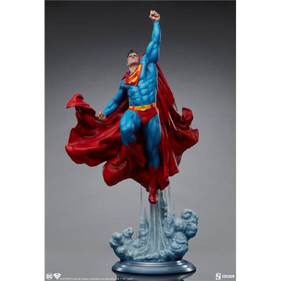 Superman: Superman DC Comics Premium Format Statue 84 cm