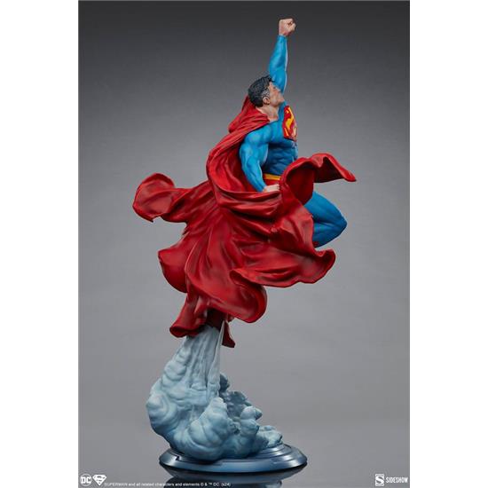 Superman: Superman DC Comics Premium Format Statue 84 cm