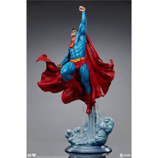 Superman: Superman DC Comics Premium Format Statue 84 cm