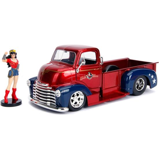 DC Comics: DC Bombshells Diecast Model Hollywood Rides 1/24 1952 Checy COE with Wonder Woman Figure