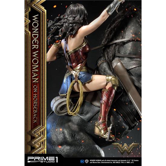 DC Comics: Wonder Woman Statue Wonder Woman on Horseback 138 cm