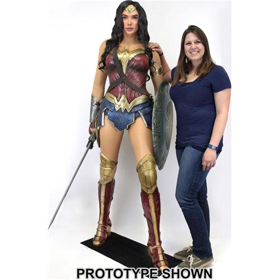 DC Comics: Wonder Woman Life-Size Statue Wonder Woman (Foam Rubber/Latex) 185 cm