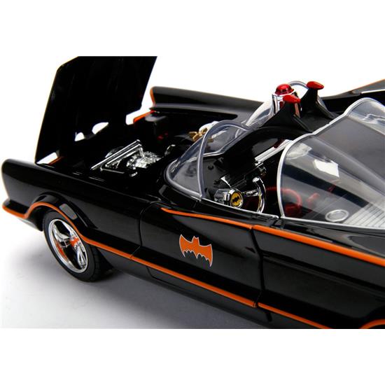 Batman: Batman Diecast Model 1/18 1966 Batmobile with Light-Up Functions and Figures
