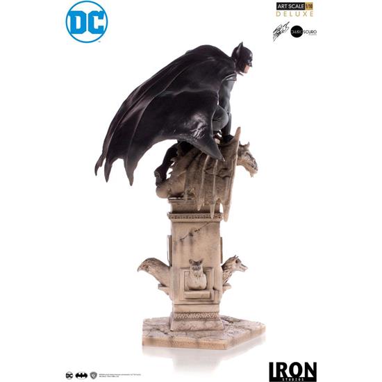 Batman: DC Comics Deluxe Art Scale Statue 1/10 Batman by Eddy Barrows 30 cm