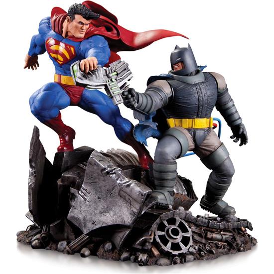 Batman: DC Comics Mini Battle Statue Batman vs. Superman 16 cm