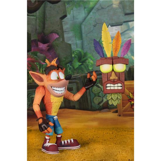 Crash Bandicoot: Crash with Aku Aku Mask Ultra Deluxe Action Figure 14 cm