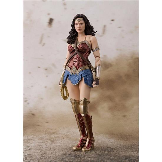 Justice League: Justice League S.H. Figuarts Action Figure Wonder Woman 15 cm