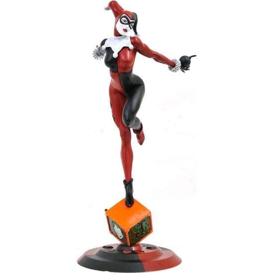 Batman: Classic Harley Quinn Exclusive PVC Statue 23 cm