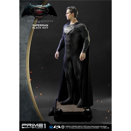 Batman: Superman Black Suit Ver. 1/2 Statue 106 cm