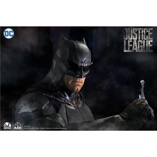 Justice League: Batman Life-Size Buste 95 cm