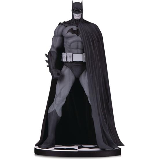 Batman: Batman (Version 3) Black & White Statue by Jim Lee 18 cm