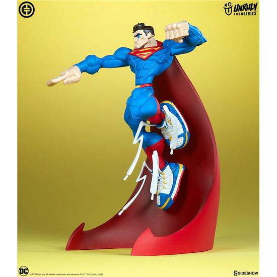 DC Comics: Superman by Tracy Tubera Vinyl Statue 28 cm