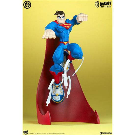 DC Comics: Superman by Tracy Tubera Vinyl Statue 28 cm